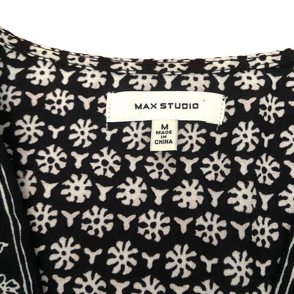 MAX STUDIO Floral Blouse Women's Size M Black & White Long Sleeve Elastic Waist - Picture 5 of 11